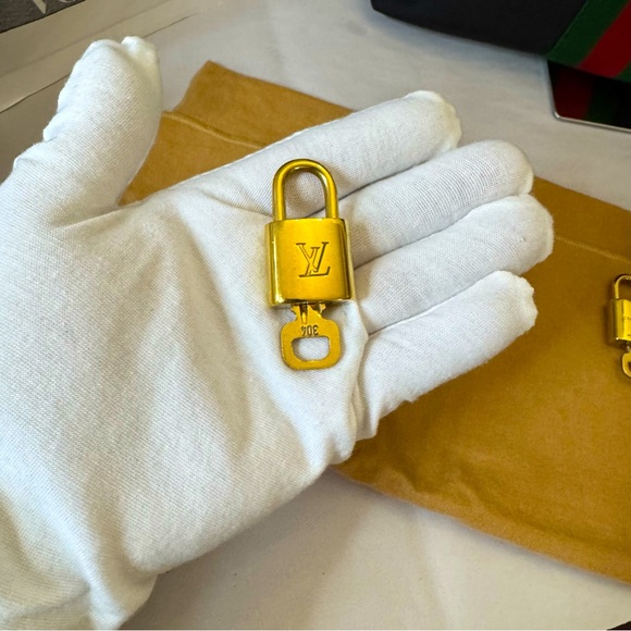 Louis Vuitton Lock & Key set#304 - Picture 1 of 3